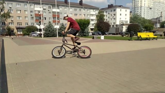 НОВОЕ ВИДЕО | НАПАЛИ ОХРАННИКИ | КАТАЕМ СТРИТ НА БМХ #bmx #белгород #бмхпадения #бмхжесть #бмхстри смотреть онлайн