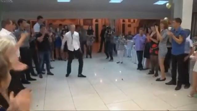 Танец на свадьбе - HOW RUSSIANS DANCE (in Interest) !!!
