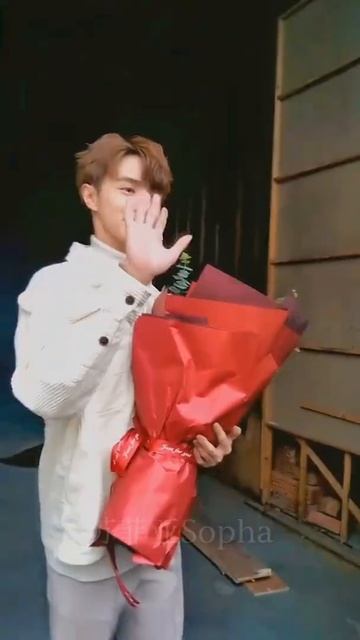 сейчас перед вами не высокомерный красавчик,а милейший актёр 🥰#darrenchen#myunicorngirl смотреть онлайн