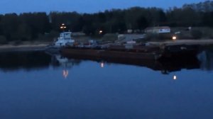 Буксир Речной 76 с баржой 7206 в Мышкине 1 05 2014г