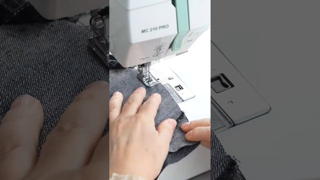 Модная куртка своими руками из старых джинсов