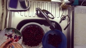 Как легко и быстро удалить косточки из вишни