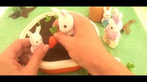 Семья зайчиков на даче! Сбор урожая и большая морковка