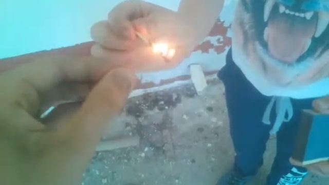 Мы взорвали штуку от зажигалки ,, кремень" смотреть онлайн