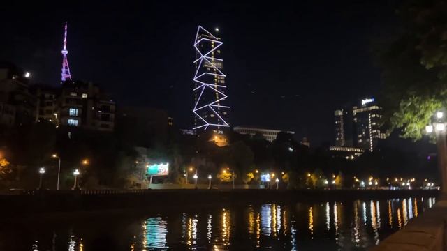 Тбилиси. Набережная Куры. Гуляем пешком. Июльский вечер.