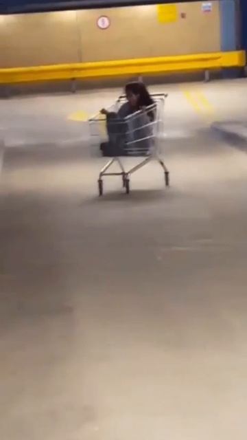 На парковке 😉✌️😂😂😂 смотреть онлайн