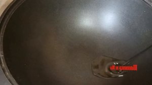 Тушёная картошка с куриной грудкой в казане на плите