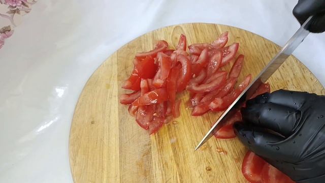 Салат қуырылған баклажан/баялды/өте дәмді салат.