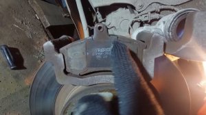 LADA GRANTA CROSS Замена передних колодок и ставим увеличенны