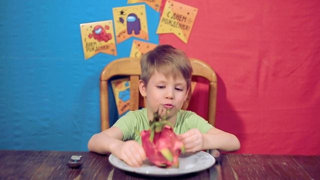 Пробую питахайю (драконий фрукт или клубничная груша) смотреть онлайн