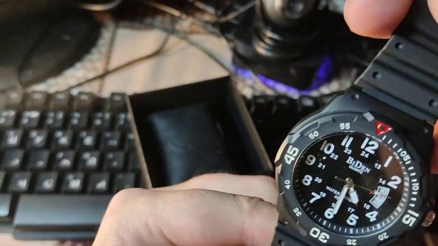 Распаковка кварцевых часов Biden. Часть 1