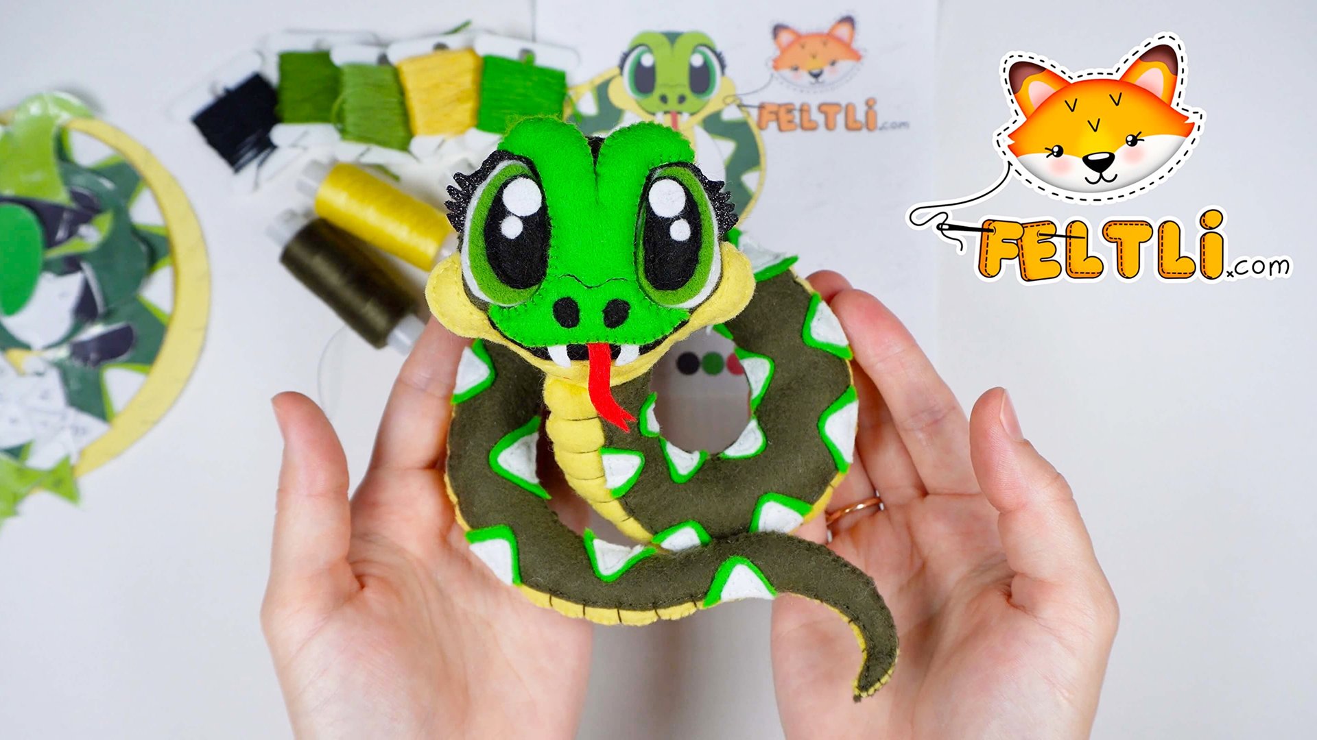 Змея из фетра / Символ 2037 года своими руками /Как сделать змею своими руками? / Змейка из фетра смотреть онлайн