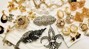 183. Антикварная брошь-дуэт, флёр-де-лис, Sarah Coventry и другие находки, продолжение распаковки