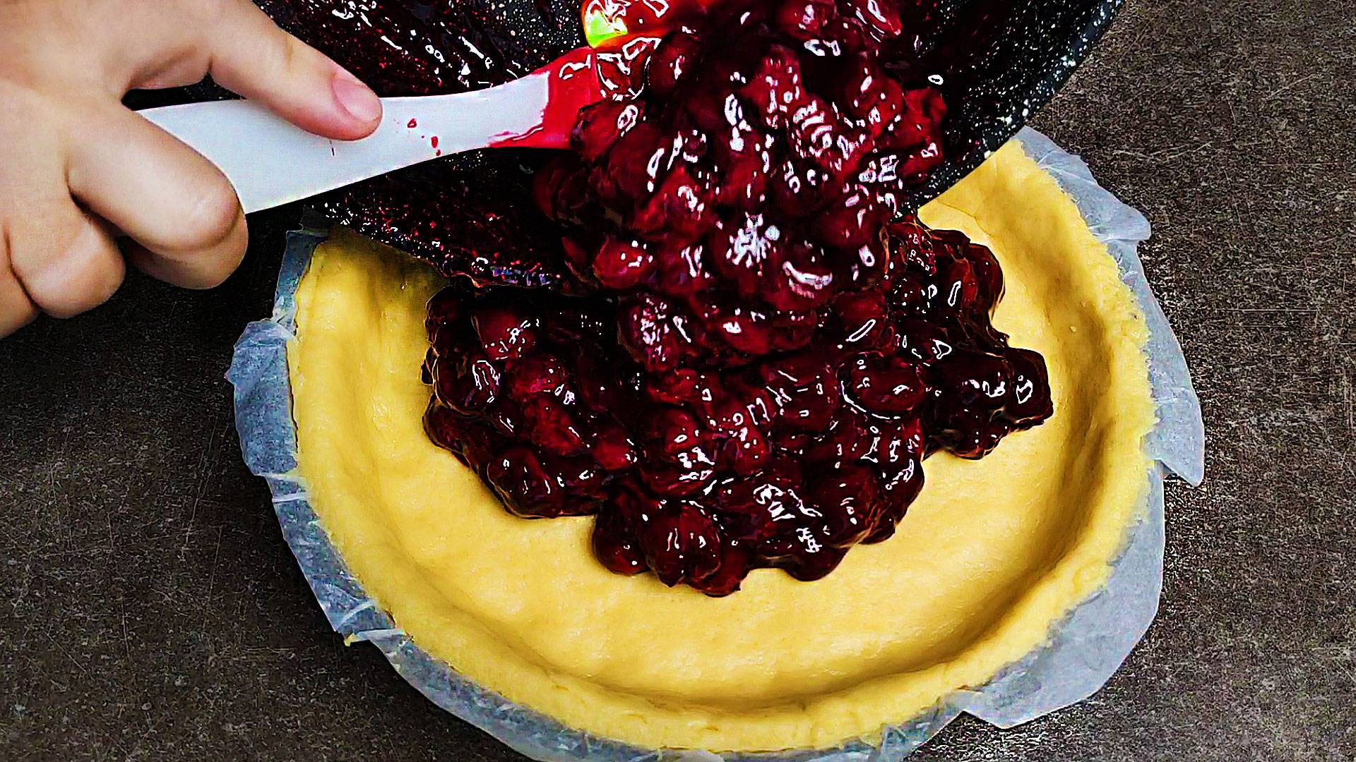 Пирог С ВИШНЕЙ, который тает во рту (скажете спасибо!😊) смотреть онлайн