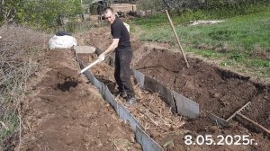 Делаем теплые грядки! Ремонтируем дорогу в деревне!