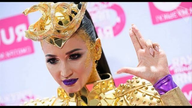 Песня про Бузову Олю в Русском поле смотреть онлайн