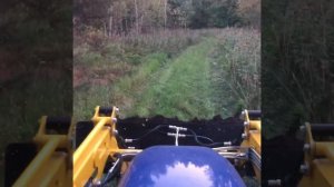 Минитрактор Ловол 244 в работе с погрузчиком