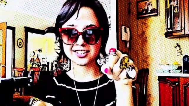 Викуха зачитала рэп- пальцы танцуют