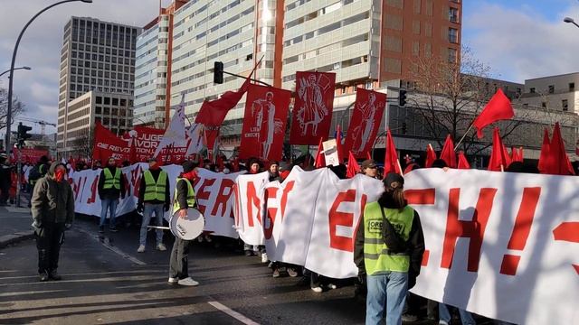Демонстрация им  Карла Либкнехта и Розы Люксембург