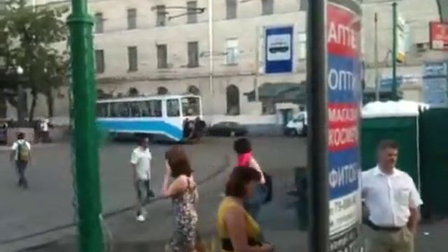Как идиоты катаются на трамвае смотреть онлайн