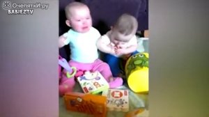 Приколы с близняшками и двойняшками