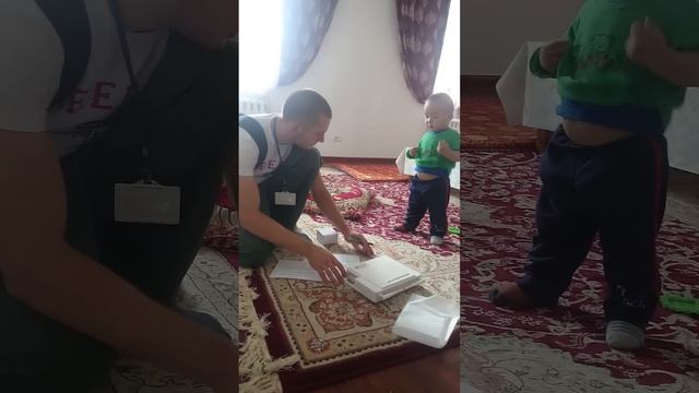 Прикол любопытный маленький мальчик смотреть онлайн