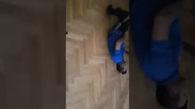 Прикол!!! Как качать пресс дома!!! Снимай трусЫ и вставай!!! смотреть онлайн