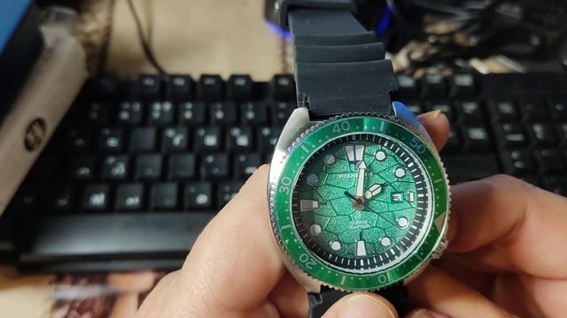 Распаковка кварцевых наручных часов Foxbox FB0025B