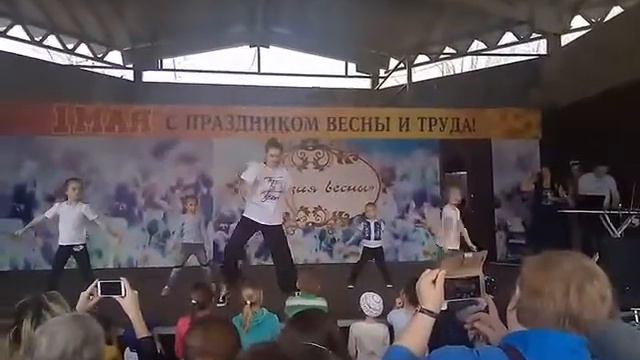 Команда По хип-хопу District 13 (5-7лет), хореограф Татьяна Тараненко. Выступление - 1 мая