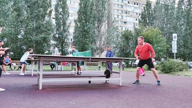 бабушка Роза дала фору молодым настольный теннис