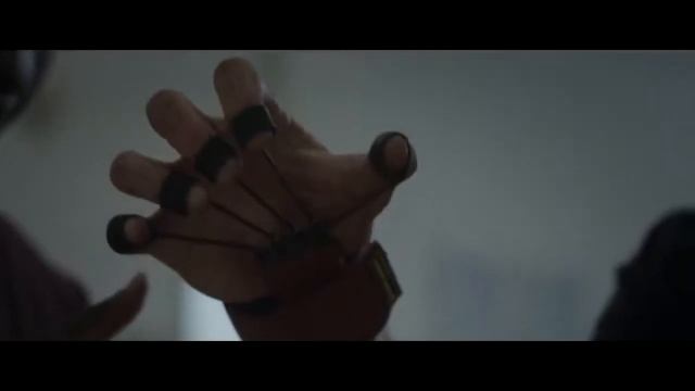 [Доктор Стрэндж]: Как РУКИ двигают сюжет фильма? смотреть онлайн