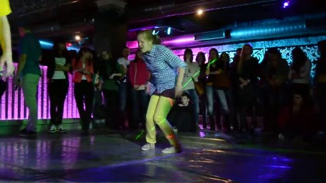 Склюев Vs Светка (показательный батл Locking)