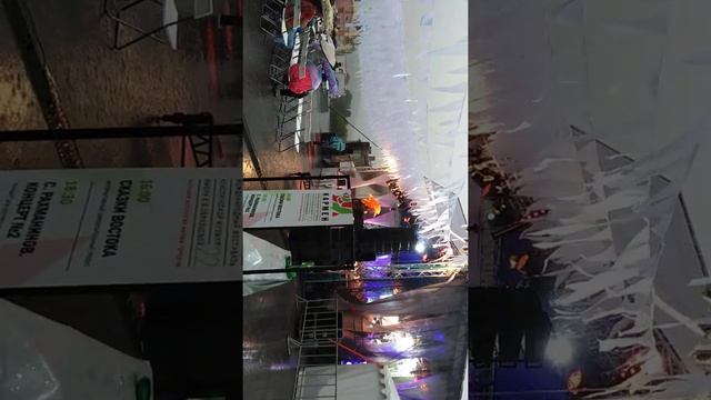 Юрий Розум играет 2ой концерт Рахманинова.. Насквозь промокли все..