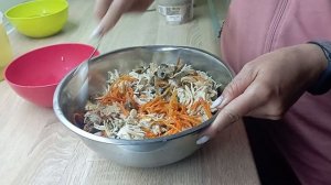 САЛАТ С КУРИЦЕЙ, ГРИБАМИ И КОРЕЙСКОЙ МОРКОВКОЙ — ХИТ!