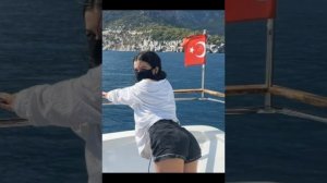 попробуй не кончить на Амину терлиндебае метроном чел