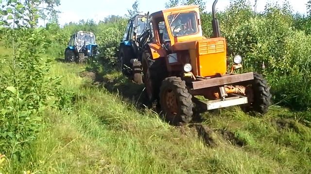 МТЗ 82 провалился в болоте смотреть онлайн