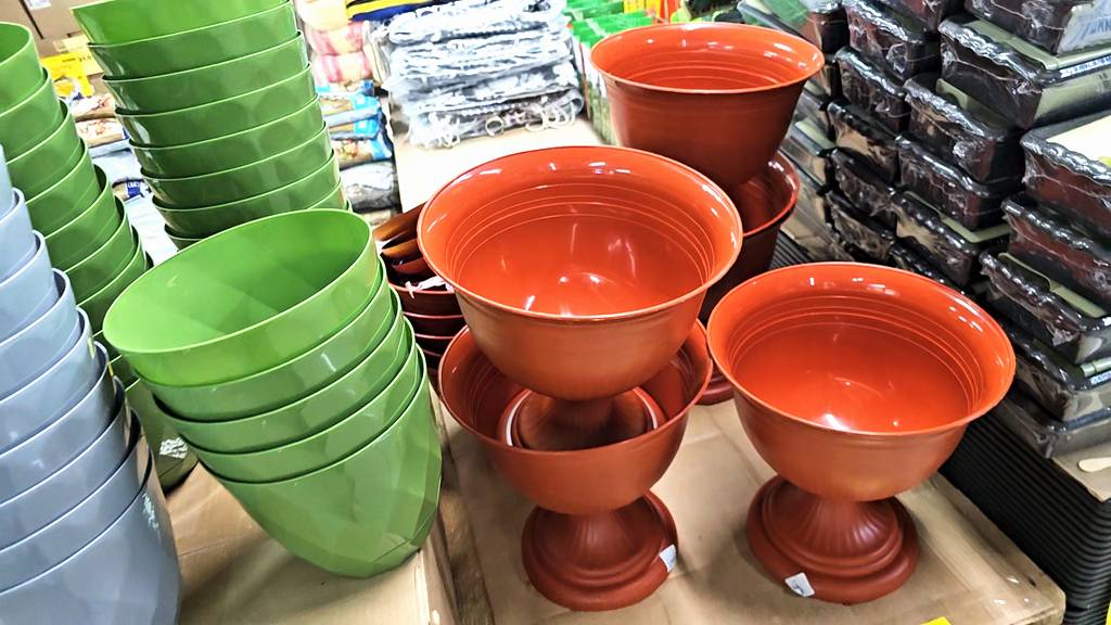 Полный Светофор нужных вещей.Взяла таких вазонов 3 штуки.Для бегоний.Май 2025 смотреть онлайн