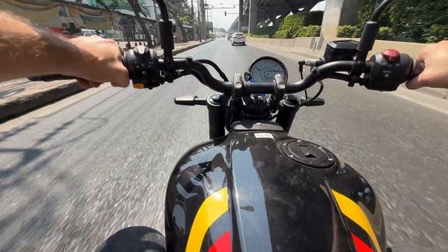 Обзор на мотоцикл Guerrilla 450 Royal Enfield. Дикая горилла или до