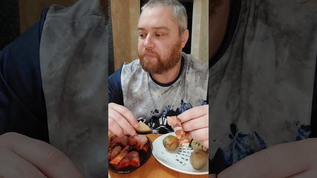 На ужин кета холодного копчения, картошка и болгарски? смотреть онлайн
