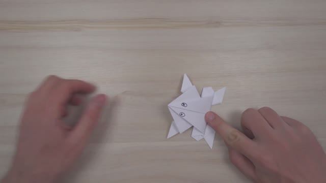 Оригами прыгающая лягушка! Жабка из бумаги А4 без клея и без ножниц! Поделки своими руками! смотреть онлайн