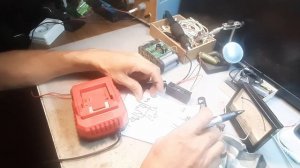 Как замерить ток и напряжение на зарядном