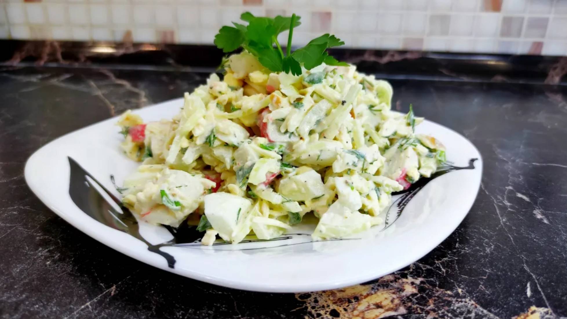 Салат за считаные минуты. Простые продукты но очень вкусно. Рецепт салата. #топыкатегорий смотреть онлайн