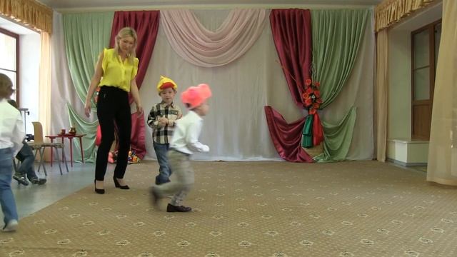 Детский сад 8 марта малыши 2013