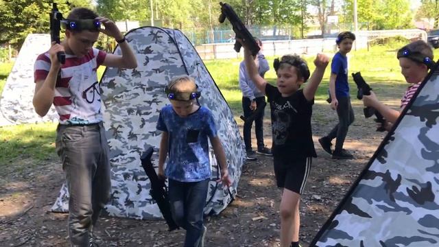 Победа команды. Выездной лазертаг - это весело! смотреть онлайн