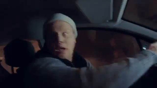 Роды в машине.