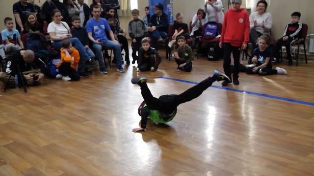 top16 bboy Демидов vs LilDimon - брейкданс чемпионат г.Химки
