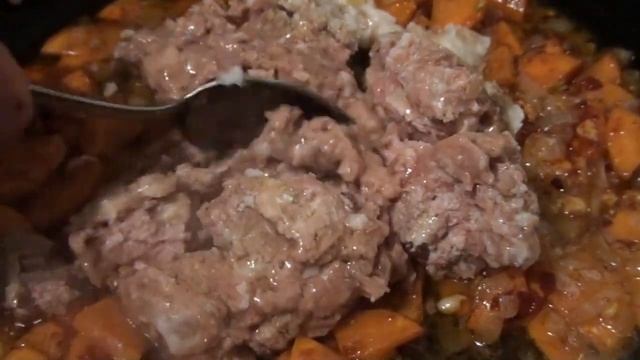 Вкусная Картошка с Тушенкой!, Попробуйте! Очень вкусно смотреть онлайн