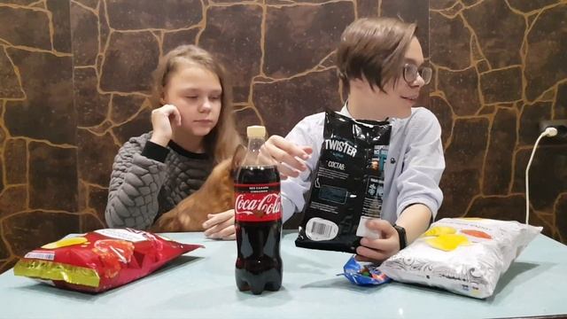 ЧТО ВКУСНЕЕ Lays красная икра ИЛИ Московский картофель R смотреть онлайн