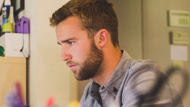 Когда читал инструкцию в слух, в офисе все плакали от смеха! Ну придумают же смотреть онлайн