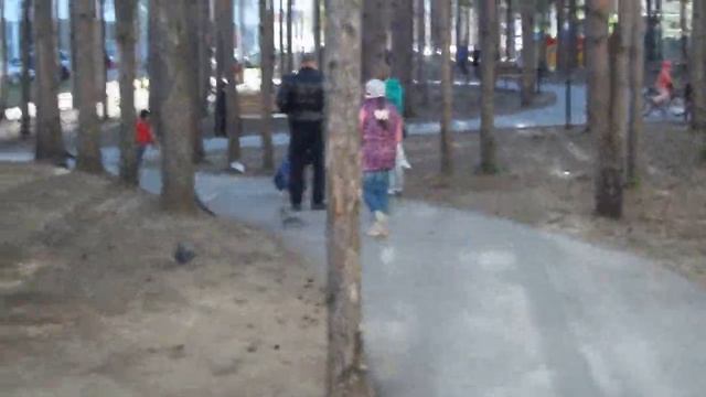 Софья на прогулке во дворе и в парке рядом с домом. 15.05.2016г. г.Пермь смотреть онлайн